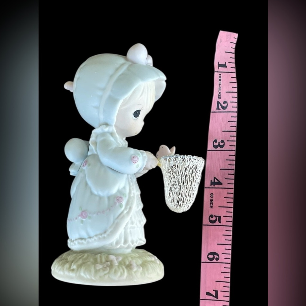 Precious Moments Figurine - Picture 7 of 10